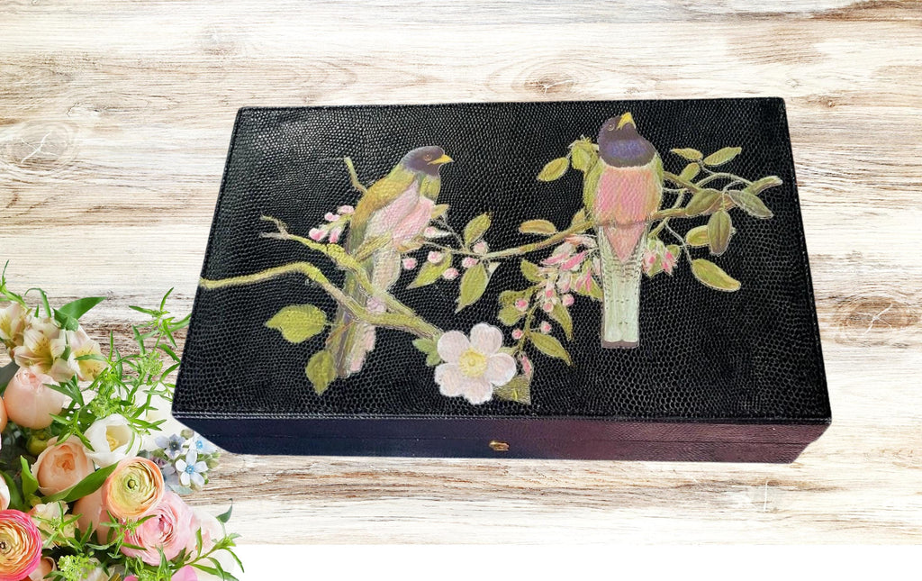 Black Leather Jewelry Box with Bird Motif – Snakeskin Embossed Dresser Box, Elegant Men’s Gift, Velvet Interior Storage, Ready to Ship