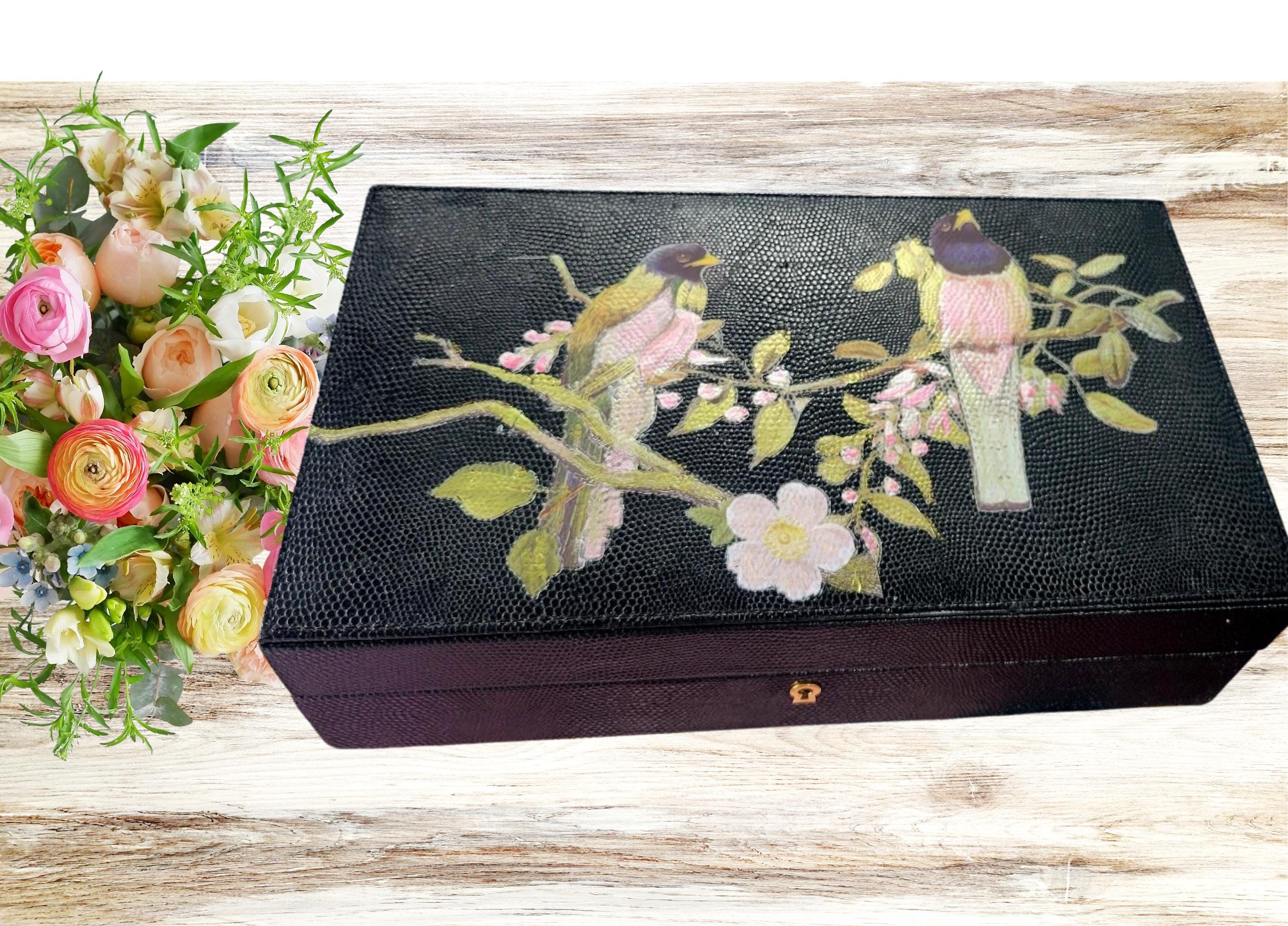 Black Leather Jewelry Box with Bird Motif – Snakeskin Embossed Dresser Box, Elegant Men’s Gift, Velvet Interior Storage, Ready to Ship
